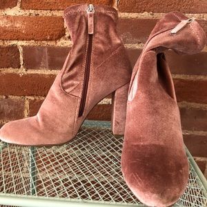Steve Madden Blush Velvet Heels